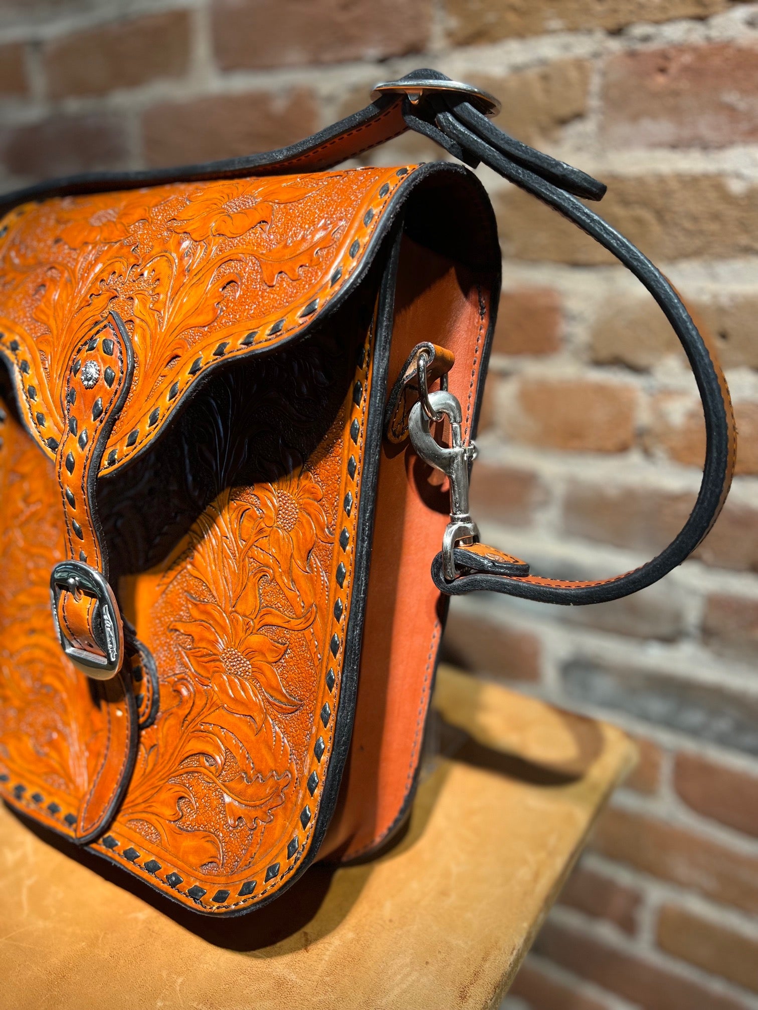 CHLOE Brown Pebbled Leather Gold Clasp Hardware Flap Saddle Bag Purse  Handbag | eBay